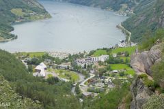 Møre og Romsdal - Stranda - Fv63 - Geiranger - Flydalsjuvet utkikkspunkt - Geirangerfjorden