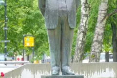 Møre og Romsdal - Sunndal - Sunndalsøra - Skulptur - Olav Oksvik (Hjalmar Hansen, 1963)