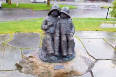 Sogn og Fjordane - Førde - Skulptur - Midt i naturen (Solveyg Schafferer)