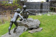 Rogaland - Time - Bryne - Mølleparken - Skulptur - Søstre (Marit Wiklund, 1985)