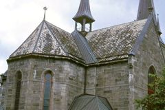Trøndelag - Trondheim - Ilen kirke - Skulptur - An-Magritt og Hovistuten (Kristoffer Leirdal 1967) 