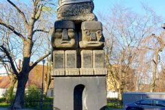 Trøndelag - Trondheim - Trondheim Kunstmuseum - Skulptur - Monument til Trondheim (Bjørn Nørgaard, 1988)