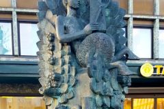 Trøndelag - Trondheim - Torvet - Skulptur - Water Music (Torvet) (Fritz Røed, 1981)