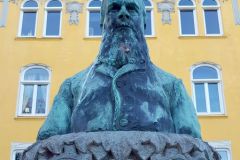 Trøndelag - Trondheim - Skulptur - E. C. Dahl (Jens Munthe Svendsen 1908) ved E. C. Dahls stiftelse