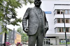 Trøndelag - Trondheim - Thomas Angells gate - Skulptur - Johan Nygaardsvold (Per Palle Storm, 1986)