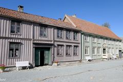Trøndelag - Trondheim - Trøndelag Folkemuseum (Sverresborg) - Byen - Danielsveita 2 og Stenbrogården