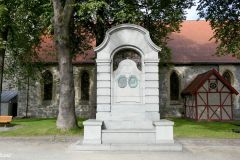 Trøndelag - Trondheim - Monument over Hans Nissen og hustru Maren (Ingvald Alstad og Jens Munthe Svendsen, 1907)