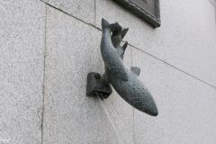 Trøndelag - Trondheim - Tinghuset - Skulptur - Fiskene (Nic. Schiøll 1957)