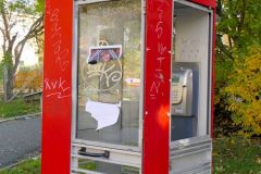Trøndelag - Trondheim - Kirkegata - Thornæsparken - Telefonkiosk (vernet)