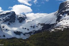 Hordaland - Ullensvang - Innover Sørfjorden - Fjellsiden opp mot Reiseter