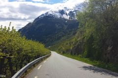 Hordaland - Ullensvang - Innover Sørfjorden - Fjellsiden opp mot Reiseter