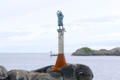 Nordland - Vågan - Svolvær - Kjeøya - Skulptur - Fiskarkona (Per Ung)