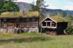 Agder - Valle - Tveitetunet - Våningshus og loft