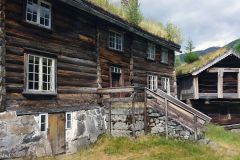 Agder - Valle - Tveitetunet - Våningshus og loft