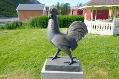 Nordland - Vefsn - Mosjøen - Skulptur - Hanen (Skule Waksvik, 2012)