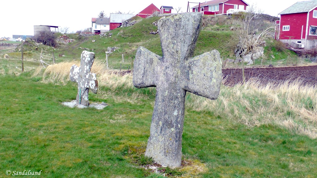 Rogaland - Sola - Tjora kirkegård - Steinkors
