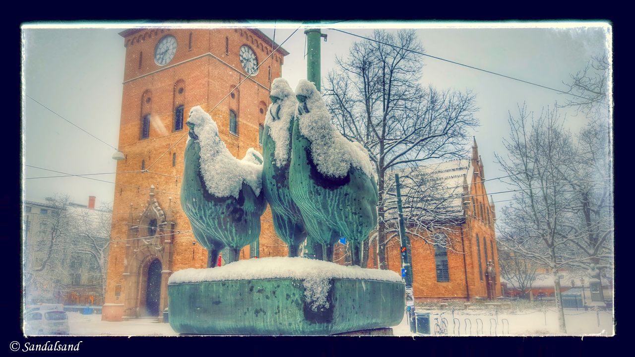 Oslo - Skulptur - Stortorget - Hønsefontene (Skule Waksvik)