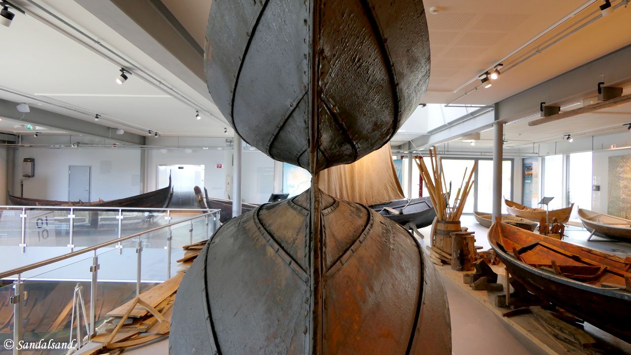 Vestland - Bergen - Fana - Hordamuseet - Utstilling båthallen - Oselvar